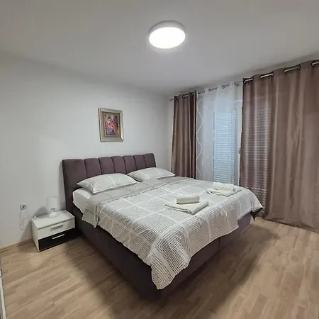 Velinka Apartmán Mundanije
