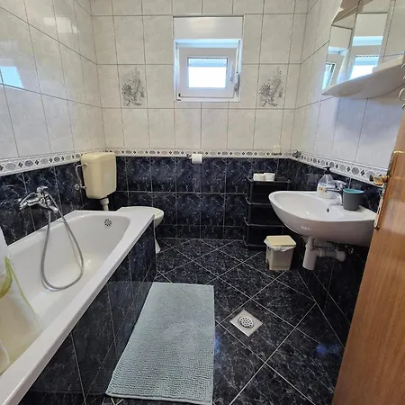 Velinka Apartmán Mundanije