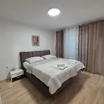 Velinka Appartement Mundanije