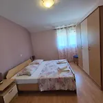 Velinka Mundanije