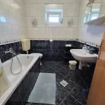 Velinka Appartement Mundanije