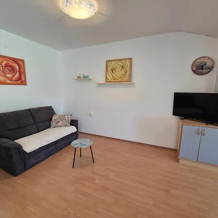 Apartament Velinka *